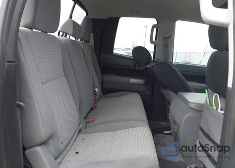 2011 Toyota Tundra Grade 4.6L V8 z USA, uszkodzony, nr VIN 5TFUM5F14BX024573